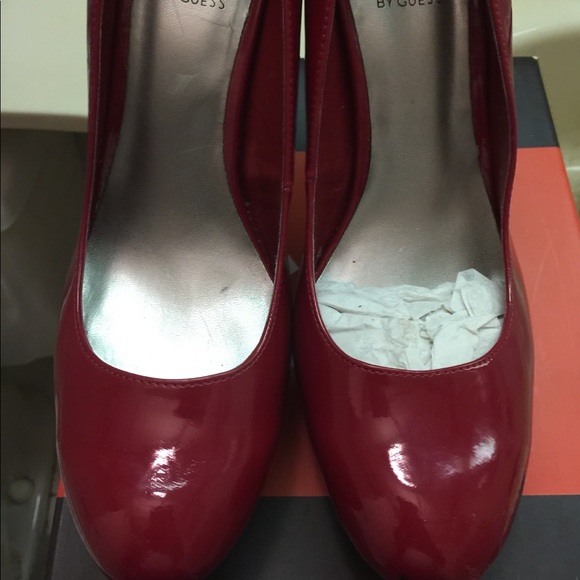 Red Pumps - Picture 2 of 8